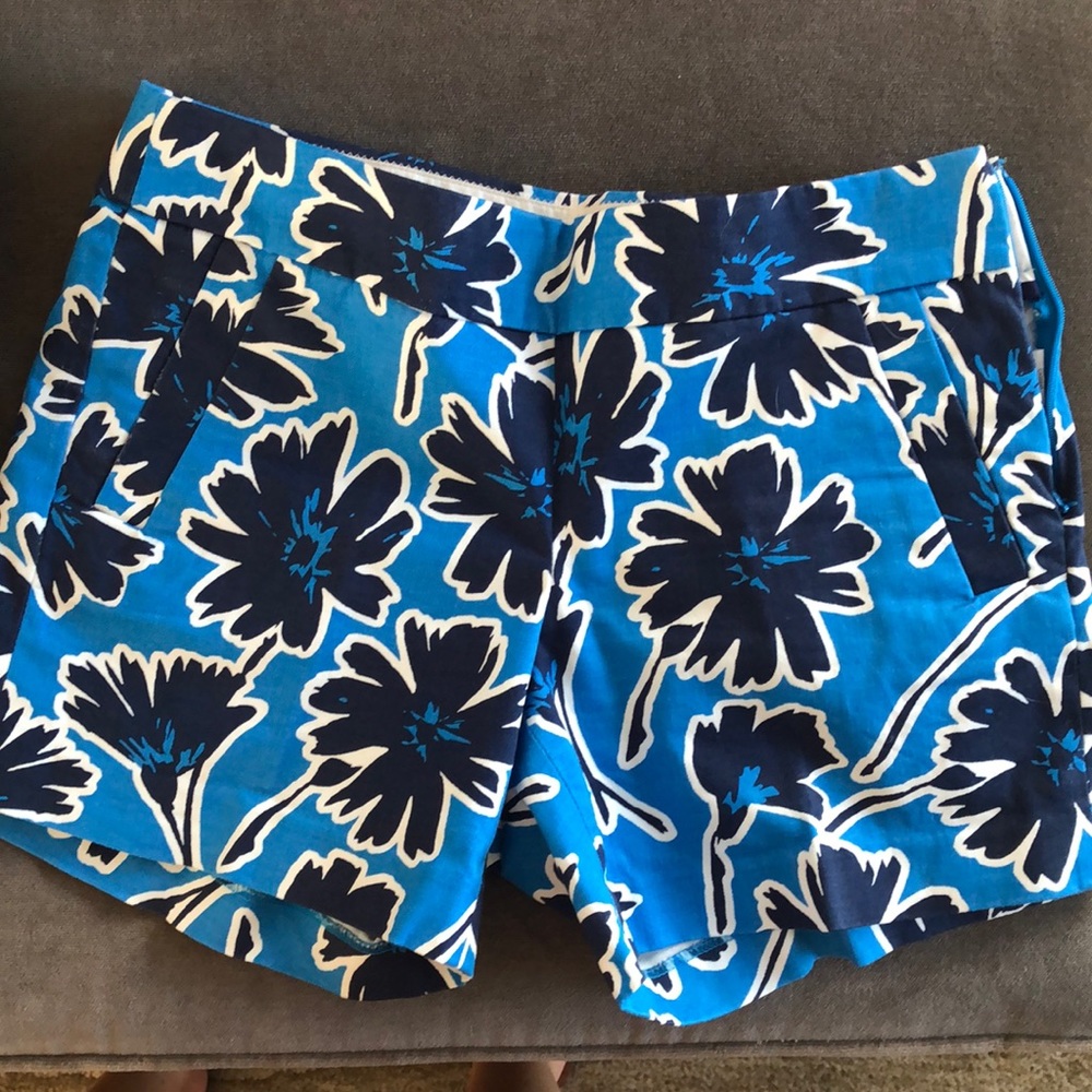 Blue floral print shorts